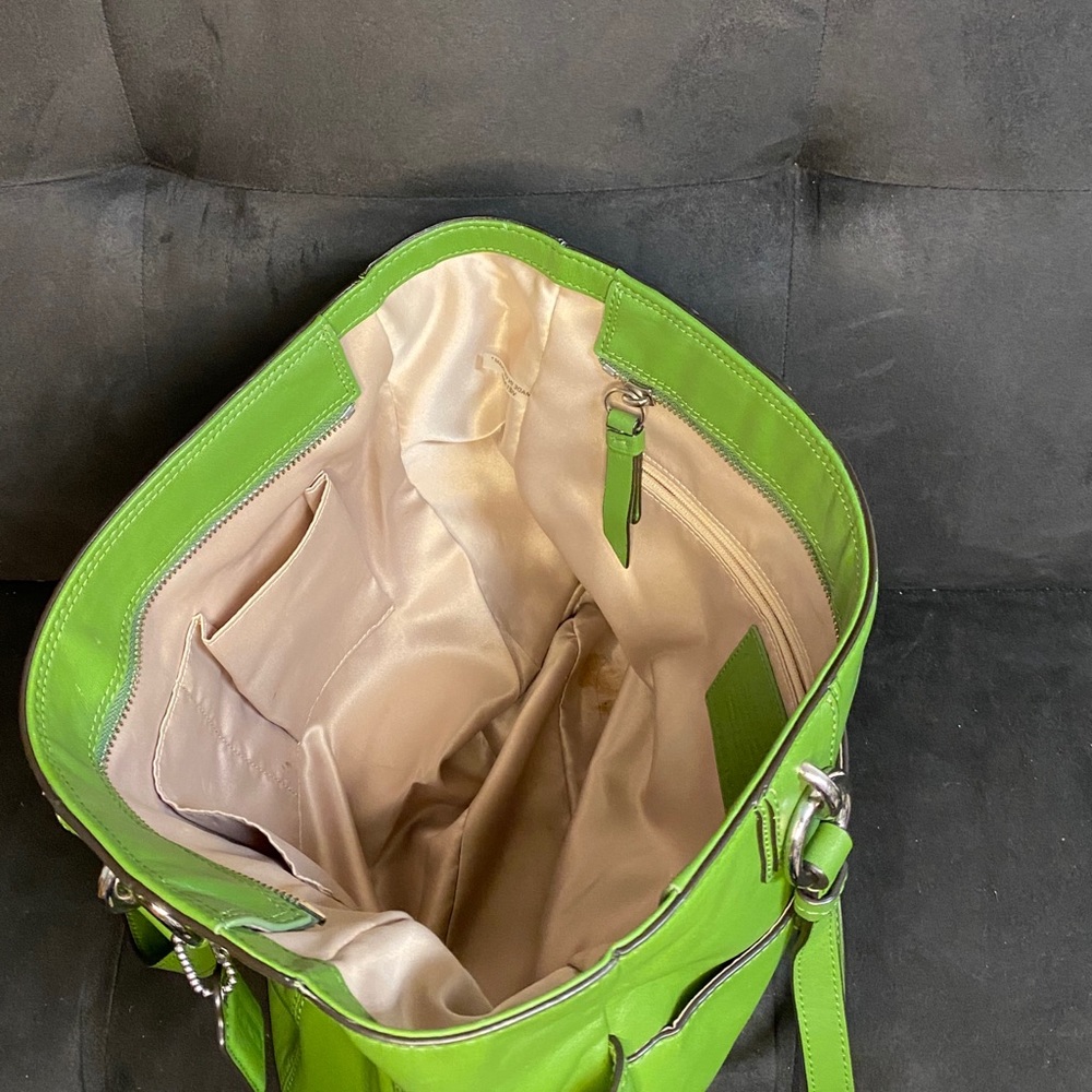 Bright green Coach Purse - Picture 4 of 5